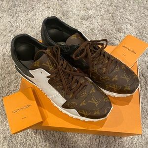 Louis Vuitton men shoes